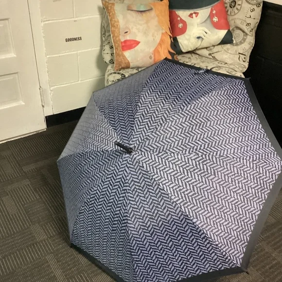 HALSTON vintage, beautiful umbrella, purples, and black - Picture 1 of 7